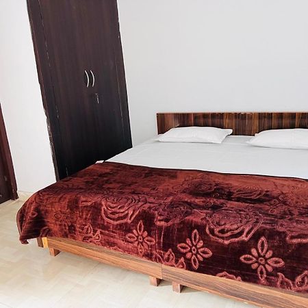Kaushik Bhawan Hotel Rishīkesh Екстериор снимка