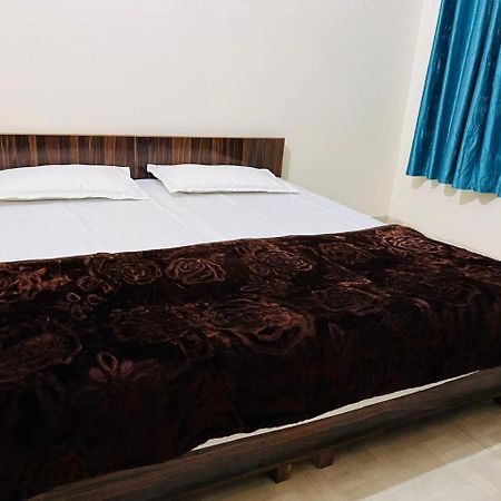 Kaushik Bhawan Hotel Rishīkesh Екстериор снимка