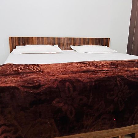Kaushik Bhawan Hotel Rishīkesh Екстериор снимка