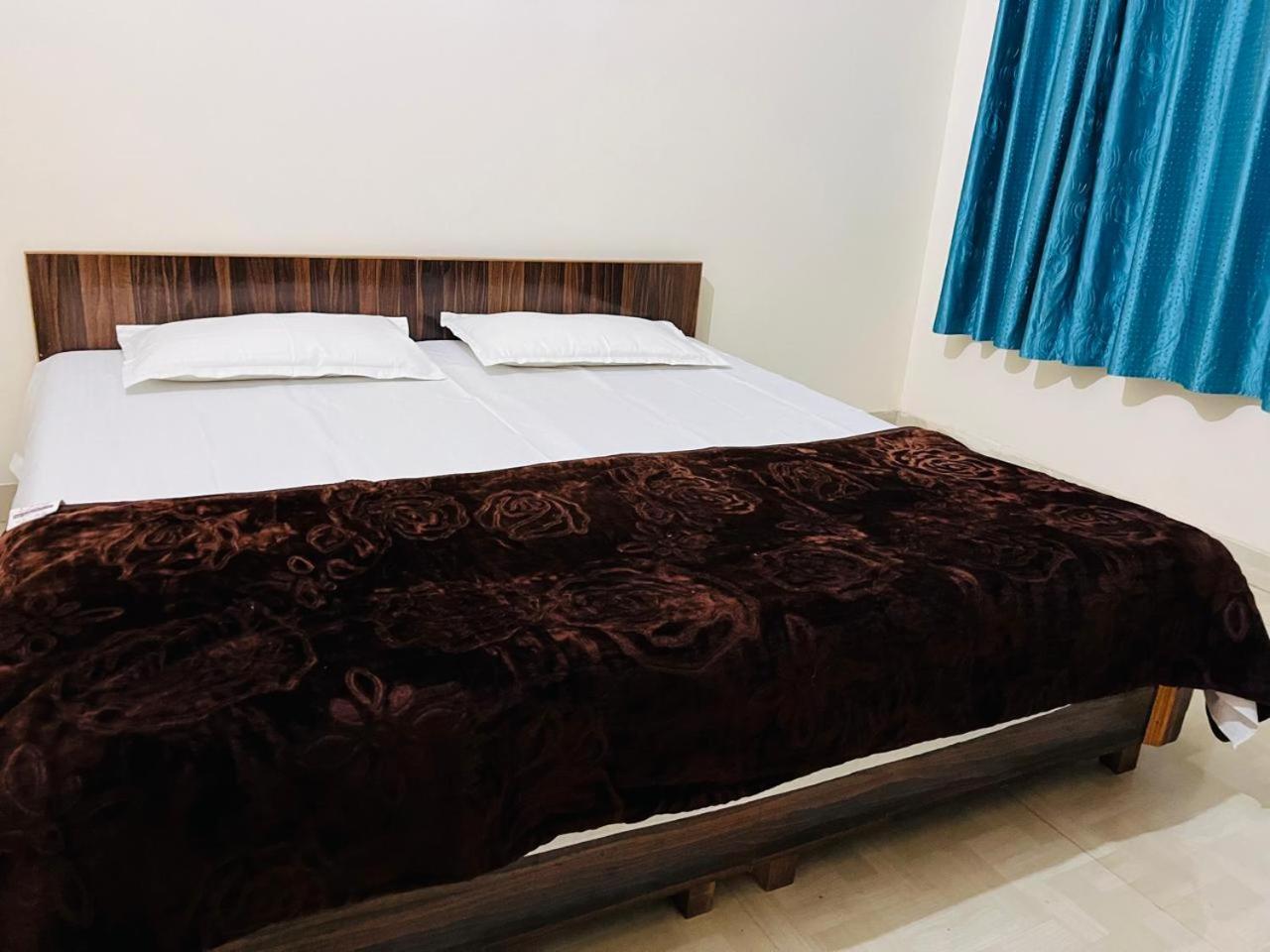 Kaushik Bhawan Hotel Rishīkesh Екстериор снимка