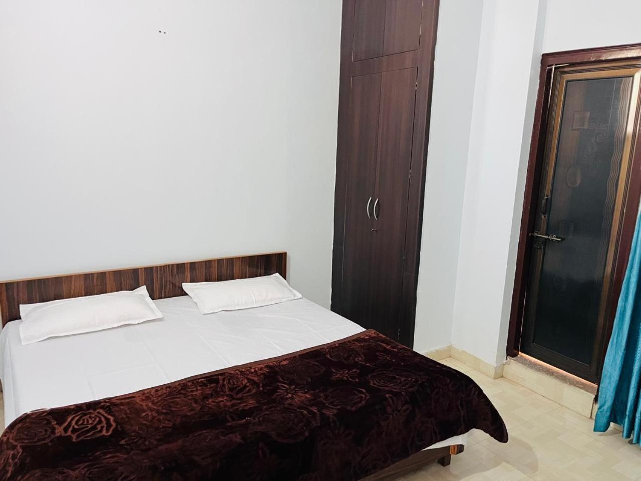 Kaushik Bhawan Hotel Rishīkesh Екстериор снимка