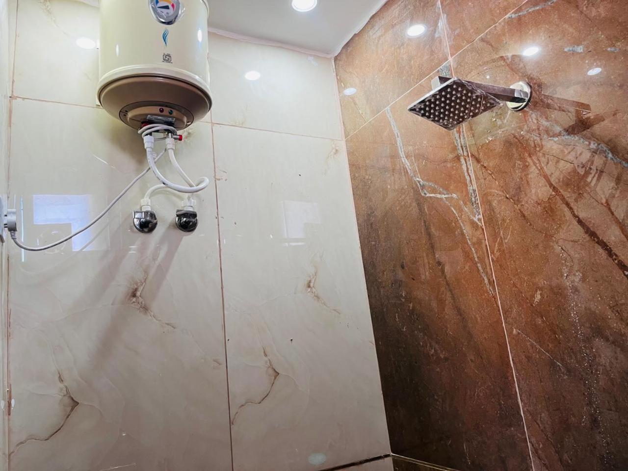 Kaushik Bhawan Hotel Rishīkesh Екстериор снимка